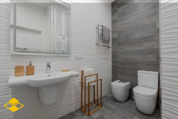 Carrelage et faïence sol et mur d'une salle de bain
